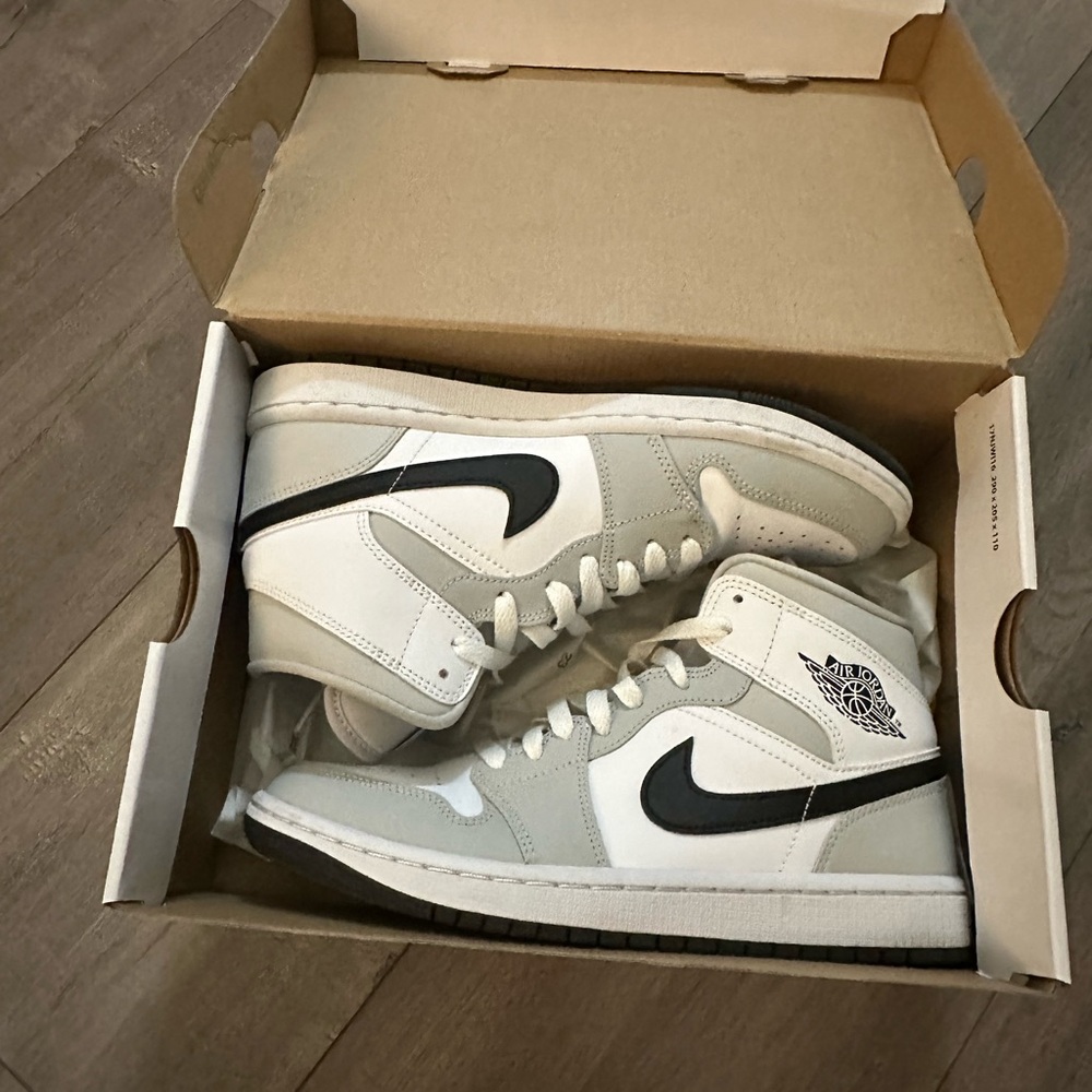 Air Jordan - Picture 3 of 4